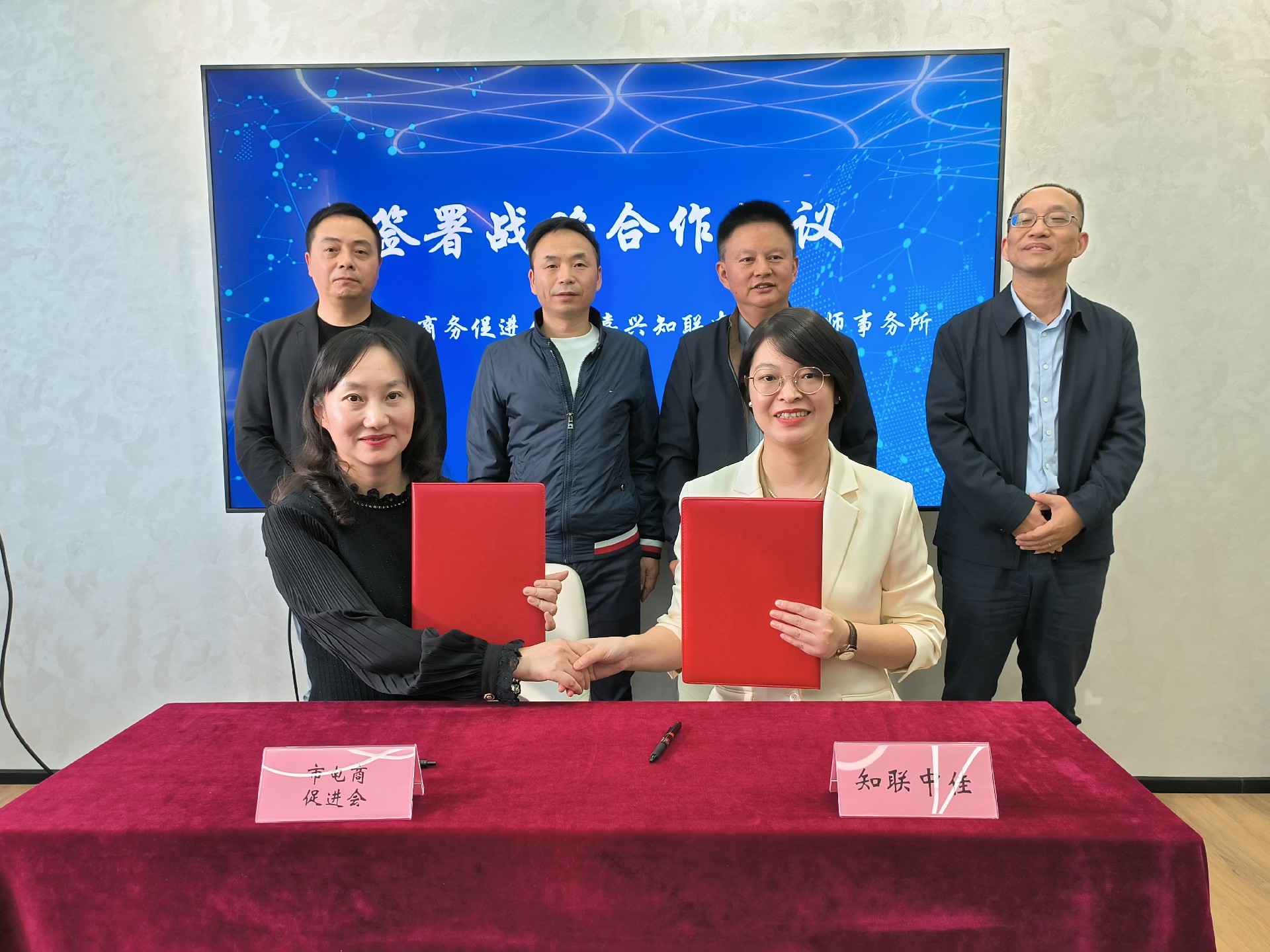 1730356397208348.jpg f1b1f6537025240cfad06725c7a9399.jpg